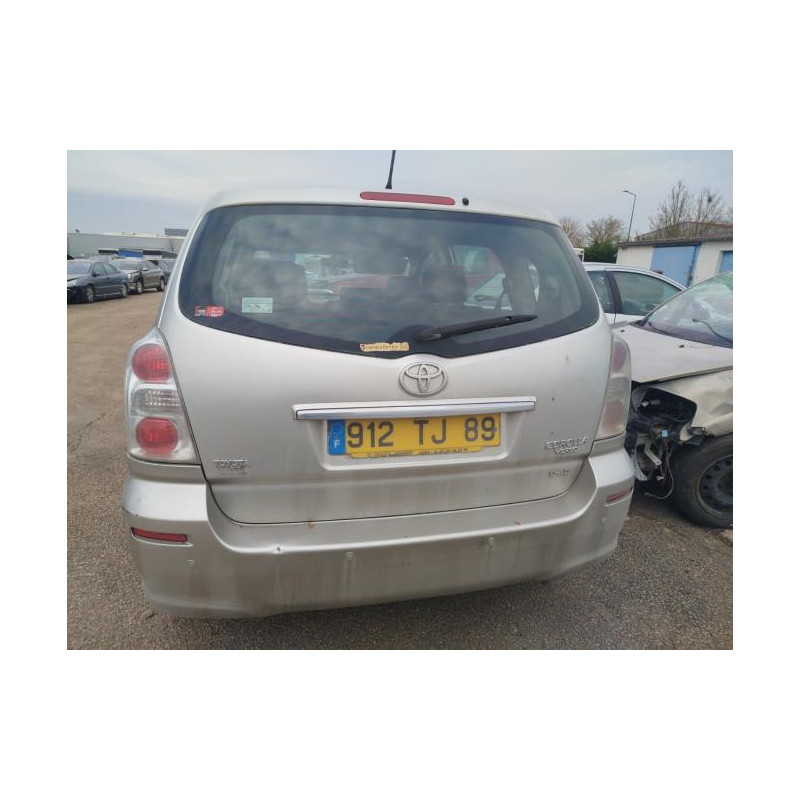 Feu arriere principal droit (feux) TOYOTA COROLLA VERSO 2 PHASE 2 d’occasion