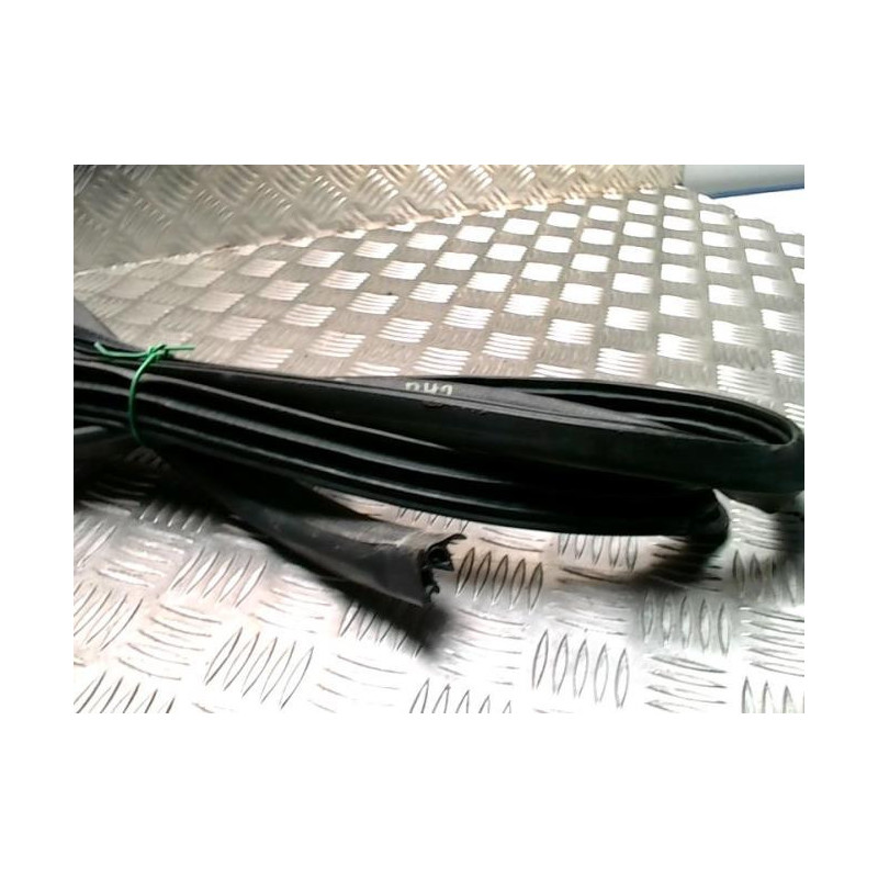 Joint de porte arriere gauche TOYOTA COROLLA VERSO 2 PHASE 2 d’occasion