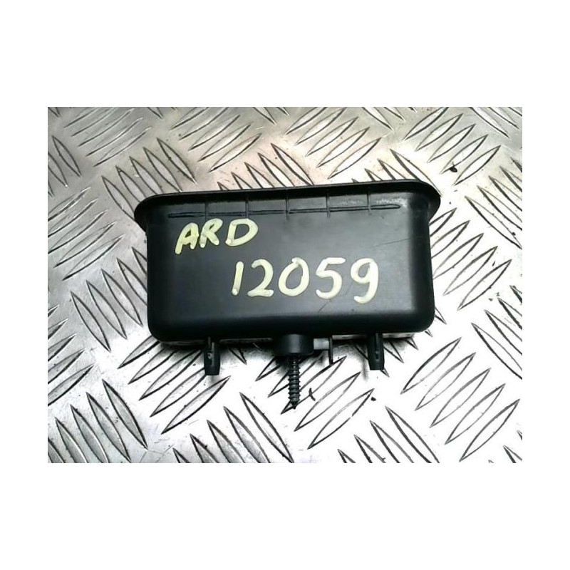 Vide poche arriere droit TOYOTA COROLLA VERSO 2 PHASE 2 d’occasion