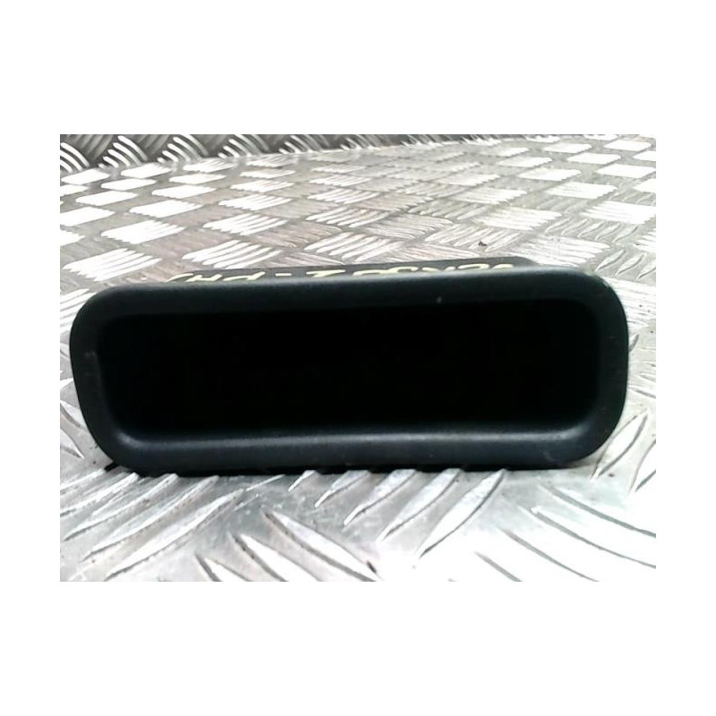 Vide poche arriere droit TOYOTA COROLLA VERSO 2 PHASE 2 d’occasion