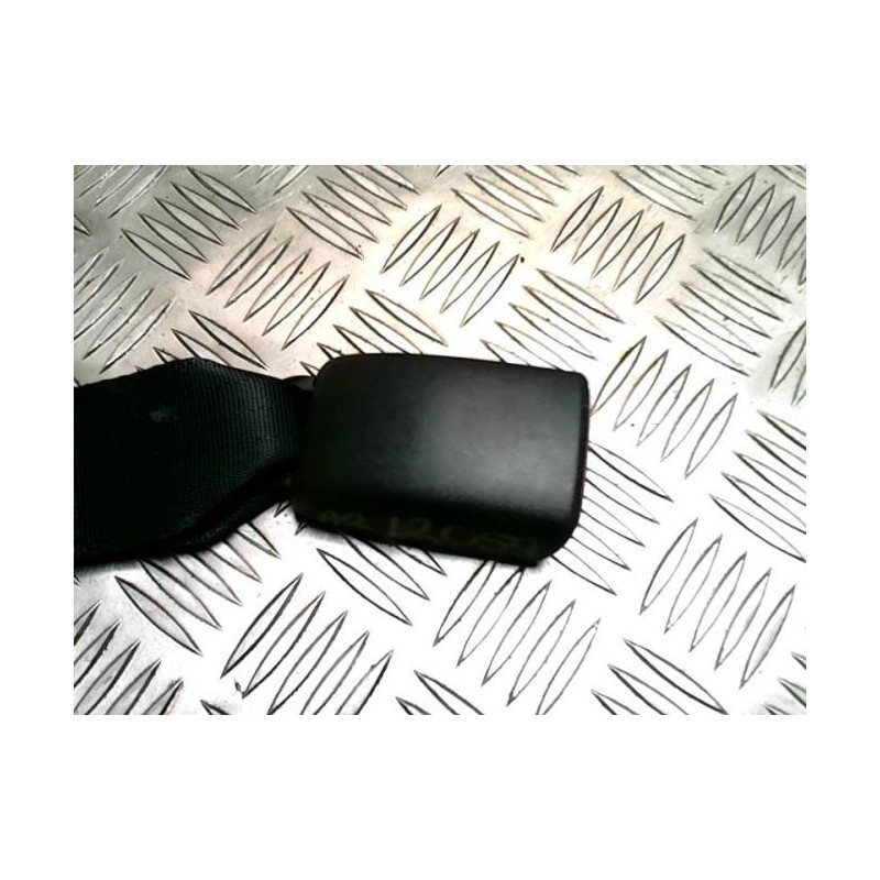 Attache ceinture arriere gauche TOYOTA COROLLA VERSO 2 PHASE 2 d’occasion