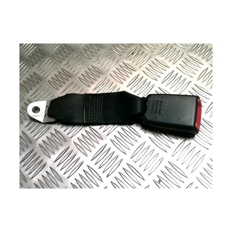 Attache ceinture arriere gauche TOYOTA COROLLA VERSO 2 PHASE 2 d’occasion