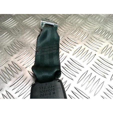 Attache ceinture arriere droit TOYOTA COROLLA VERSO 2 PHASE 2 d’occasion