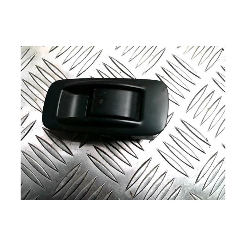 Interrupteur de leve vitre arriere droit TOYOTA COROLLA VERSO 2 PHASE 2 d’occasion