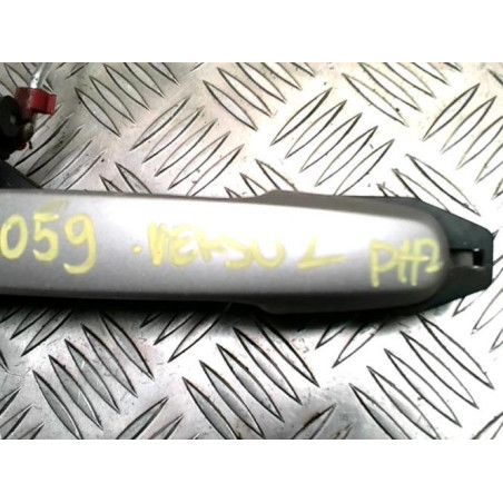 Poignee porte avant droit TOYOTA COROLLA VERSO 2 PHASE 2 d’occasion