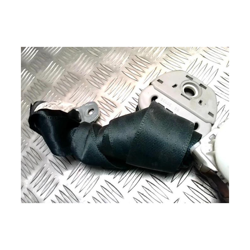 Ceinture arriere gauche troisieme ligne TOYOTA COROLLA VERSO 2 PHASE 2 d’occasion
