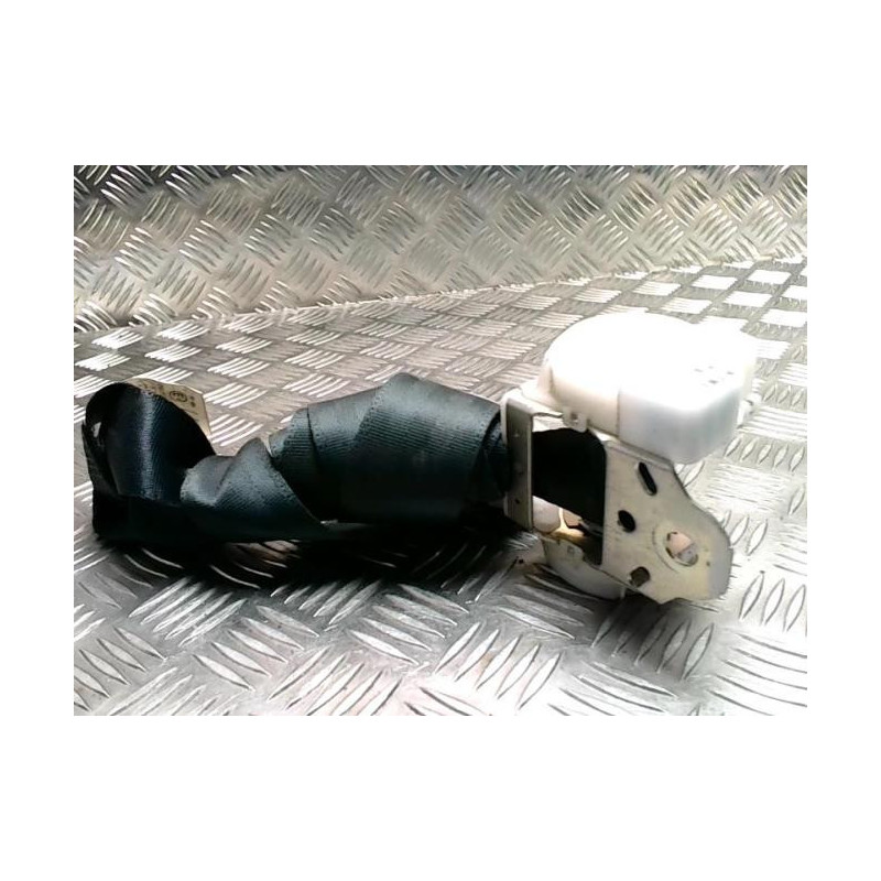 Ceinture arriere gauche troisieme ligne TOYOTA COROLLA VERSO 2 PHASE 2 d’occasion