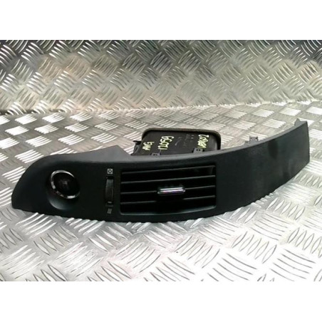 Aerateur tableau de bord avant gauche TOYOTA COROLLA VERSO 2 PHASE 2 d’occasion