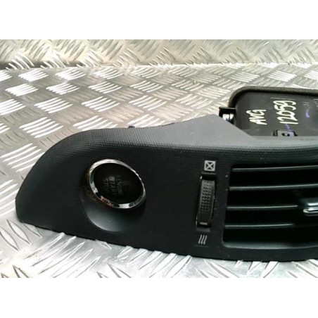 Aerateur tableau de bord avant gauche TOYOTA COROLLA VERSO 2 PHASE 2 d’occasion