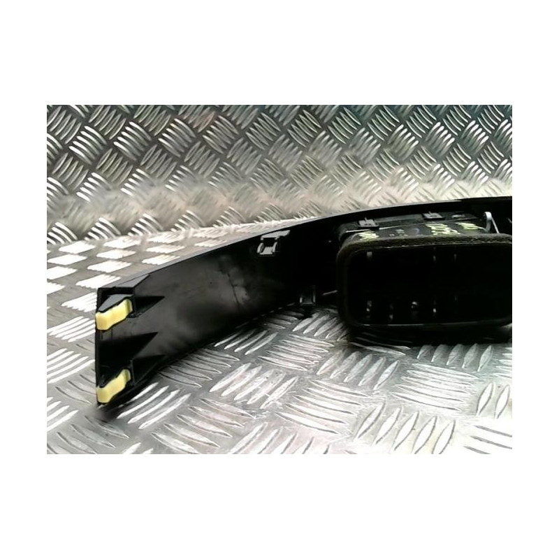 Aerateur tableau de bord avant gauche TOYOTA COROLLA VERSO 2 PHASE 2 d’occasion
