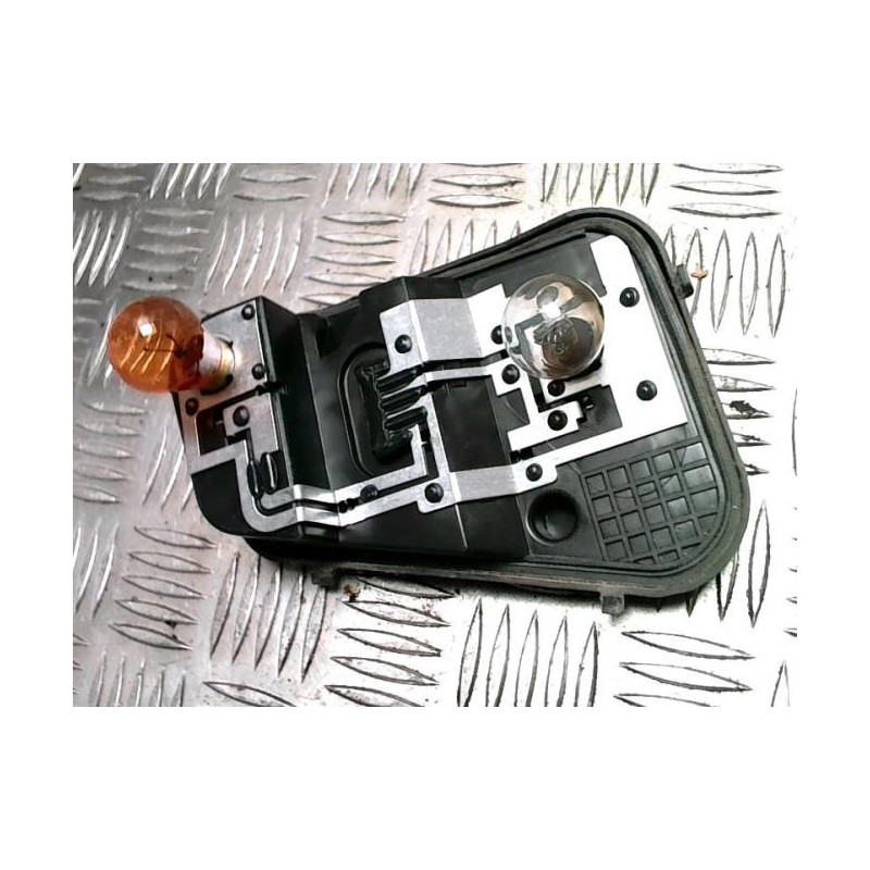 Platine feu arriere gauche VOLKSWAGEN TOUAREG 1 PHASE 1 d’occasion