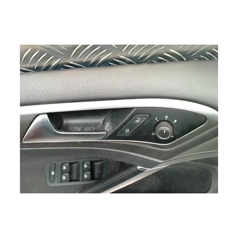 Panneau de porte avant gauche VOLKSWAGEN GOLF 7 PHASE 1 d’occasion