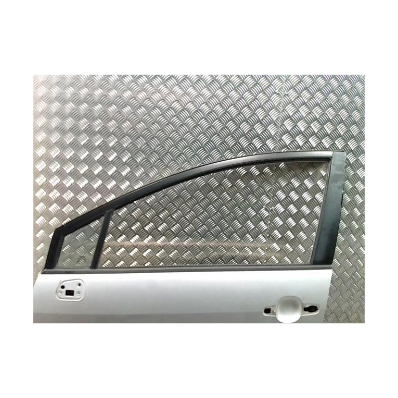 Porte avant gauche TOYOTA COROLLA VERSO 2 PHASE 2 d’occasion