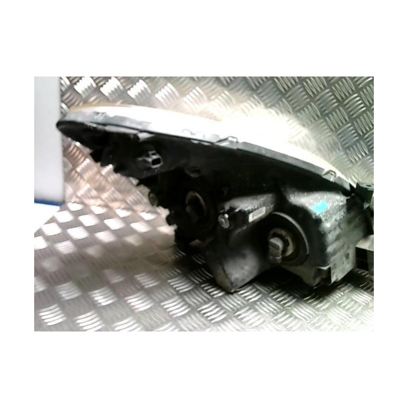 Optique avant principal gauche (feux)(phare) TOYOTA COROLLA VERSO 2 PHASE 2 d’occasion