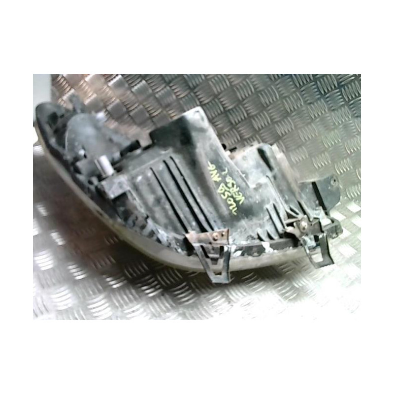 Optique avant principal gauche (feux)(phare) TOYOTA COROLLA VERSO 2 PHASE 2 d’occasion