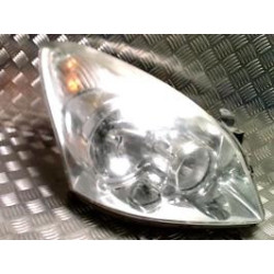 Optique avant principal droit (feux)(phare) TOYOTA COROLLA VERSO 2 PHASE 2 d’occasion