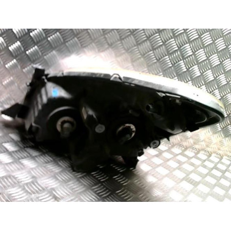 Optique avant principal droit (feux)(phare) TOYOTA COROLLA VERSO 2 PHASE 2 d’occasion