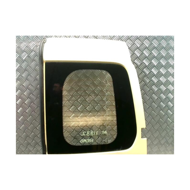 Porte de coffre droit CITROEN NEMO d’occasion