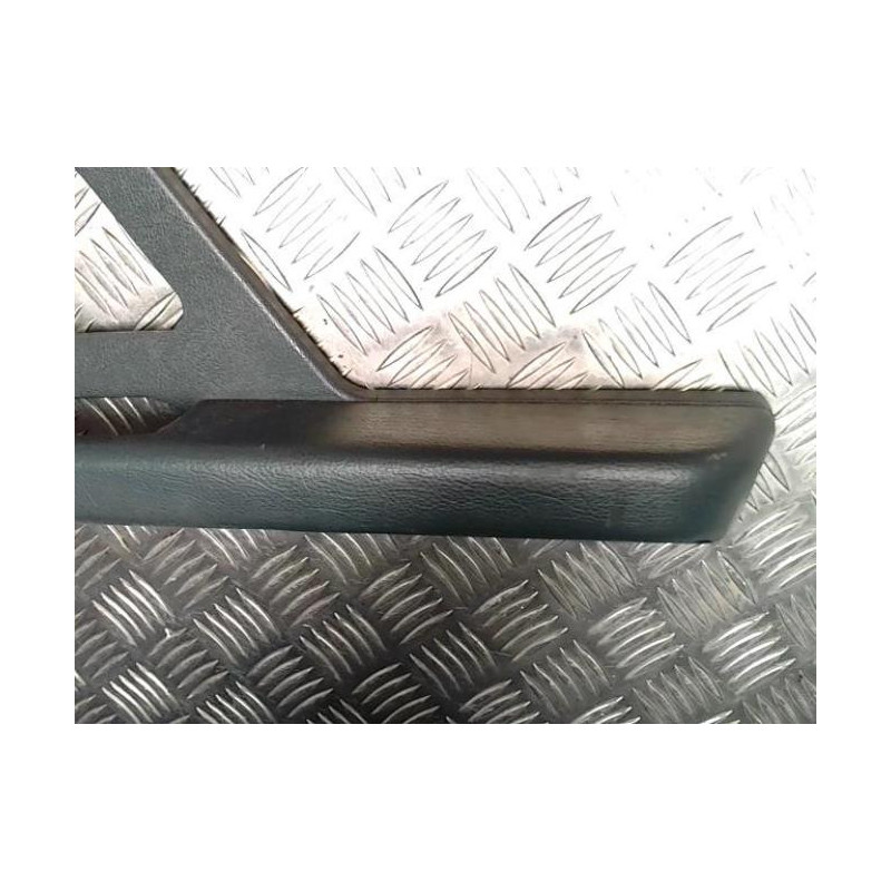 Garniture porte avant droite CITROEN BX BREAK d’occasion