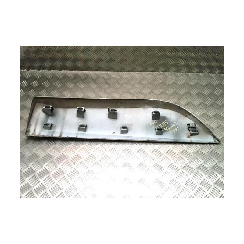 Baguette de porte arriere gauche  RENAULT SCENIC 3 PHASE 1 d’occasion