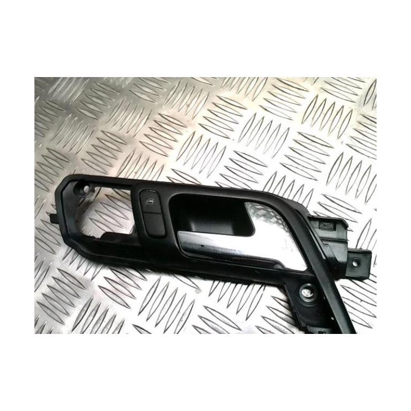 Poignee interieur avant droit VOLKSWAGEN POLO 4 PHASE 1 d’occasion