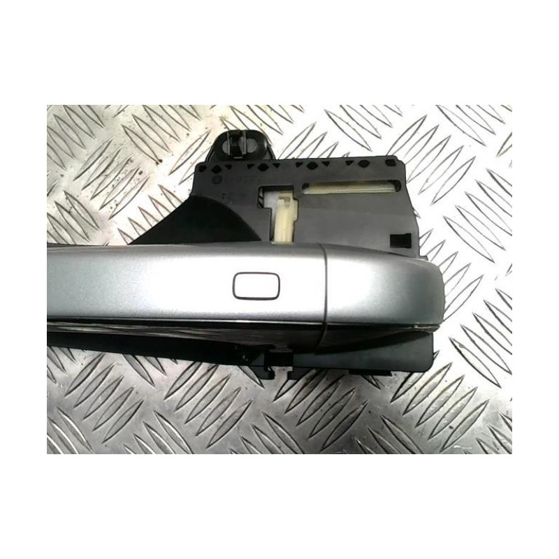Poignee porte avant droit RENAULT MEGANE 4 PHASE 2 d’occasion