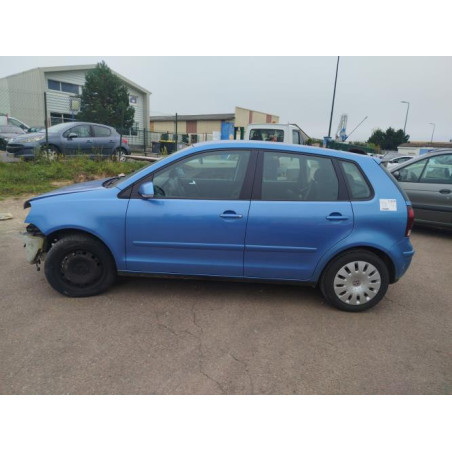 Serrure avant droit VOLKSWAGEN POLO 4 PHASE 1 d’occasion