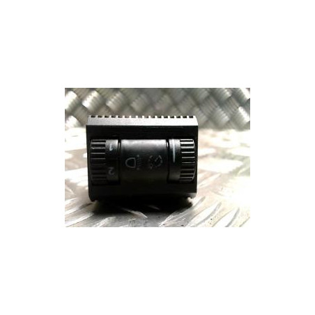 Commande de reglage hauteur de phare VOLKSWAGEN POLO 4 PHASE 1 d’occasion