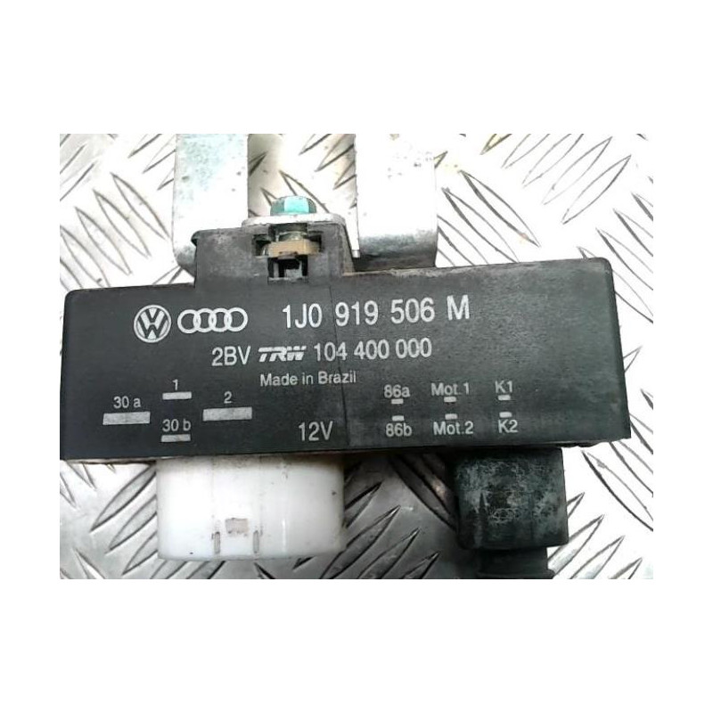 Relais de prechauffage VOLKSWAGEN POLO 4 PHASE 1 d’occasion