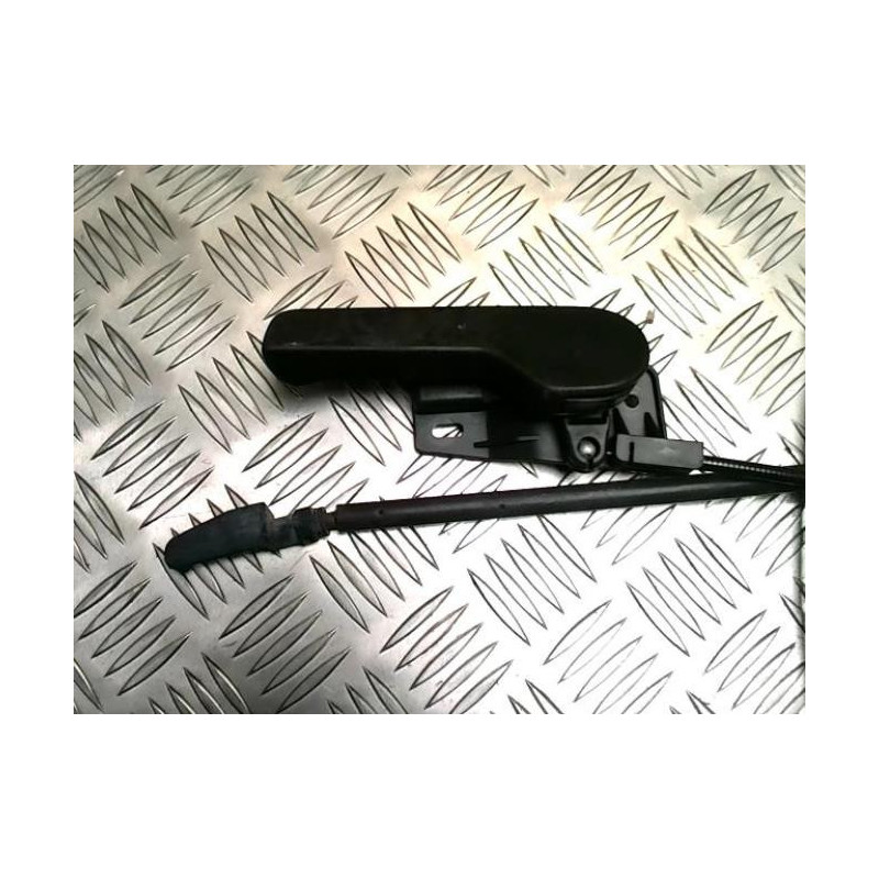 Cable ouverture capot VOLKSWAGEN POLO 4 PHASE 1 d’occasion