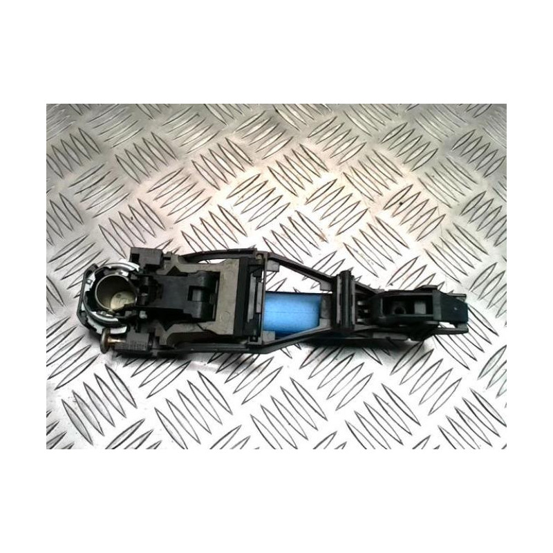 Poignee porte avant droit VOLKSWAGEN POLO 4 PHASE 1 d’occasion