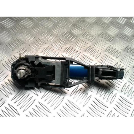 Poignee porte avant gauche VOLKSWAGEN POLO 4 PHASE 1 d’occasion