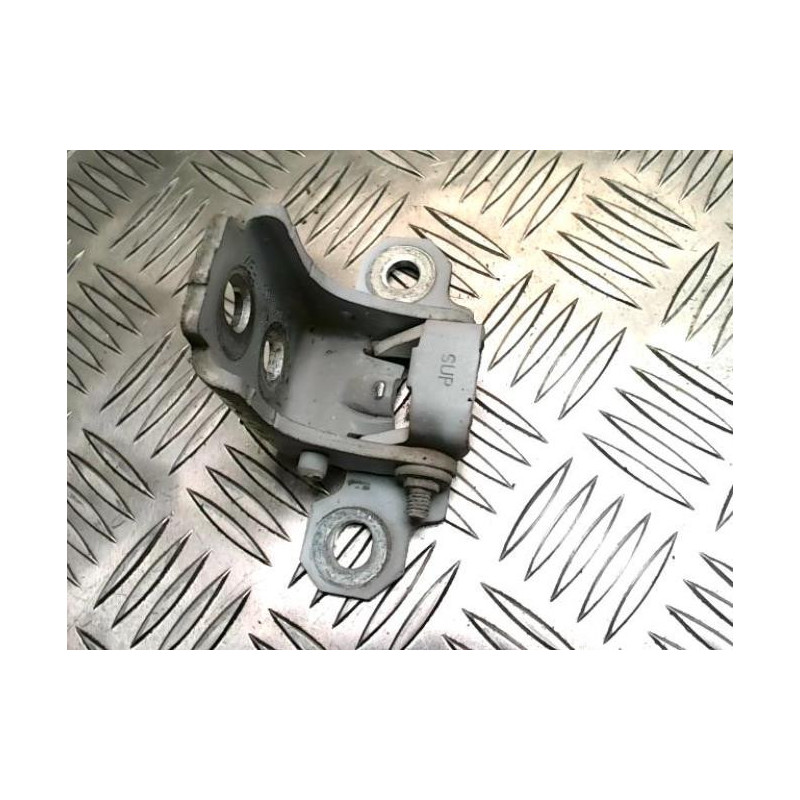 Charniere de porte avant gauche RENAULT MEGANE 3 PHASE 1 COUPE d’occasion