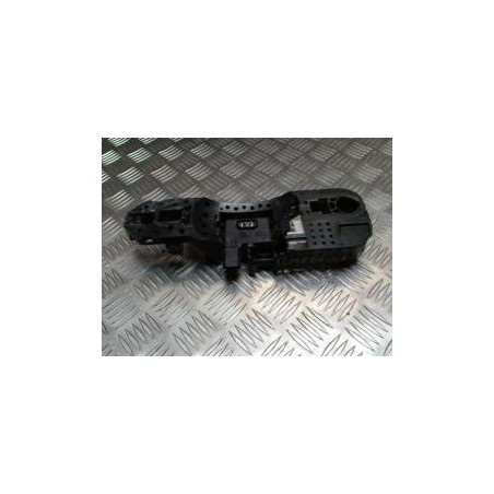 Support poignee porte avant gauche RENAULT MEGANE 3 PHASE 1 COUPE d’occasion
