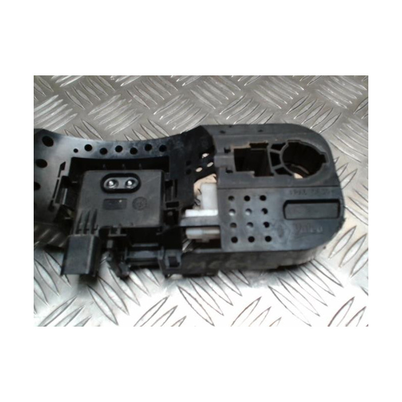 Support poignee porte avant gauche RENAULT MEGANE 3 PHASE 1 COUPE d’occasion
