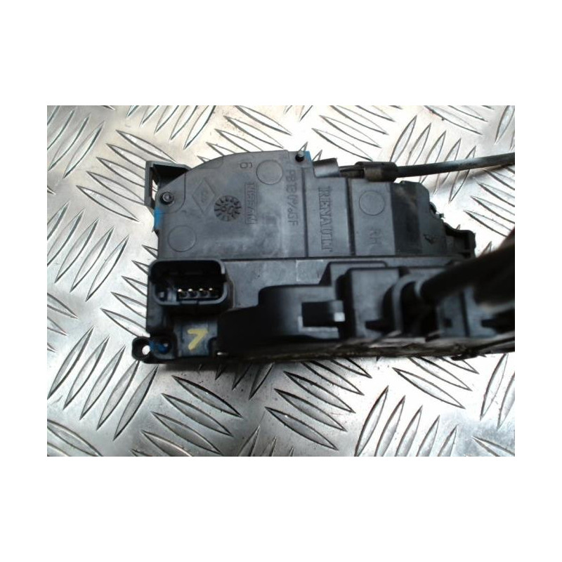 Serrure avant droit RENAULT MEGANE 3 PHASE 1 COUPE d’occasion