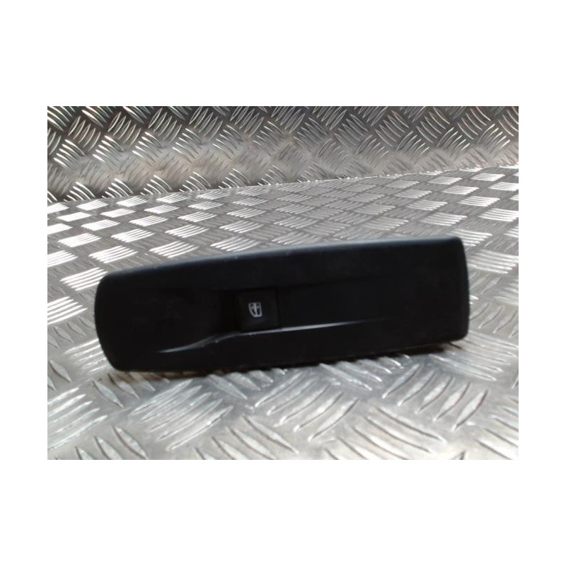 Interrupteur de leve vitre avant droit RENAULT MEGANE 3 PHASE 1 COUPE d’occasion