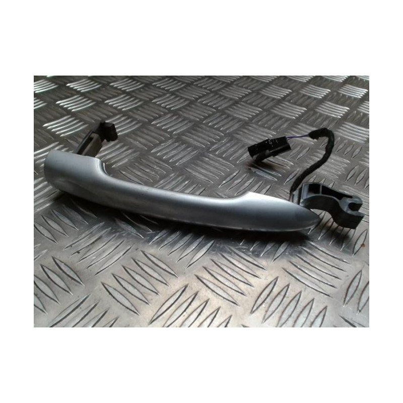 Poignee porte avant droit RENAULT MEGANE 3 PHASE 1 COUPE d’occasion