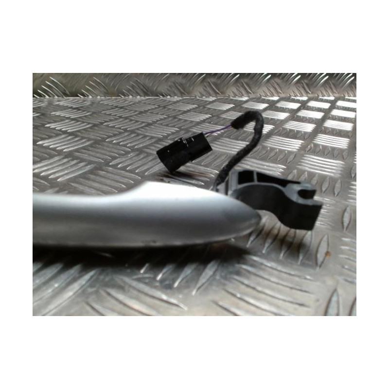 Poignee porte avant droit RENAULT MEGANE 3 PHASE 1 COUPE d’occasion