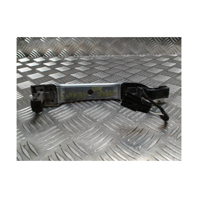 Poignee porte avant droit RENAULT MEGANE 3 PHASE 1 COUPE d’occasion