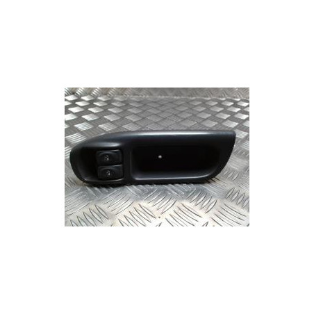 Interrupteur de leve vitre avant gauche RENAULT SCENIC 1 PHASE 2 d’occasion