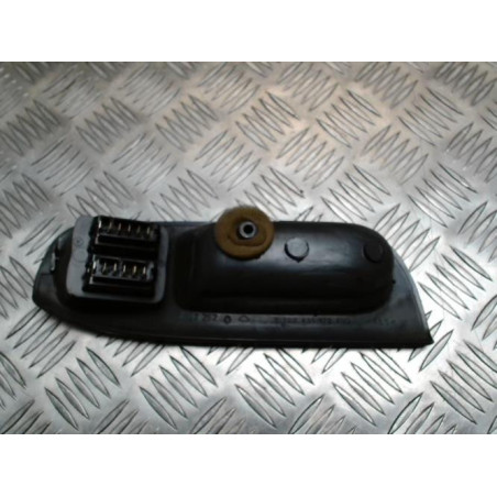 Interrupteur de leve vitre avant gauche RENAULT SCENIC 1 PHASE 2 d’occasion