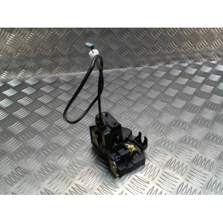 Serrure avant gauche RENAULT SCENIC 1 PHASE 2 d’occasion