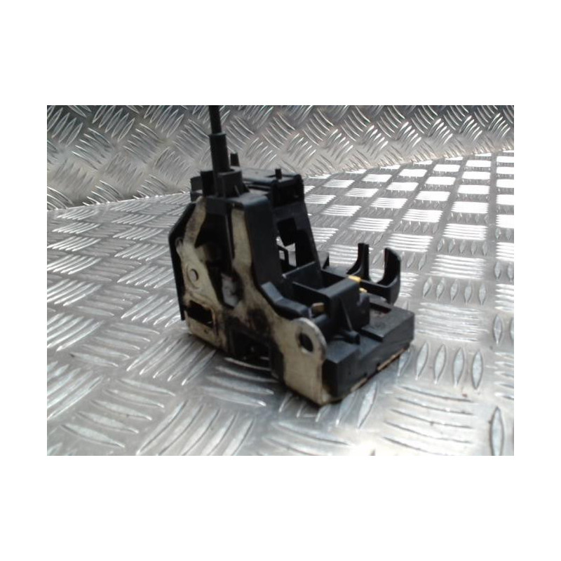 Serrure avant gauche RENAULT SCENIC 1 PHASE 2 d’occasion