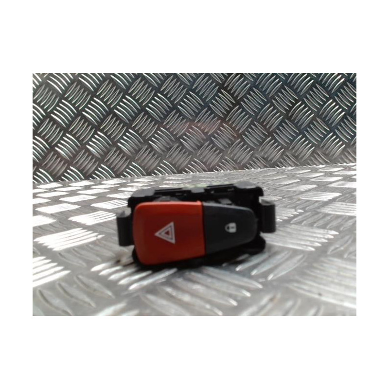 Bouton de warning RENAULT MEGANE 3 PHASE 1 COUPE d’occasion