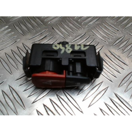 Bouton de warning RENAULT MEGANE 3 PHASE 1 COUPE d’occasion