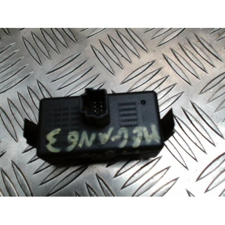 Bouton de warning RENAULT MEGANE 3 PHASE 1 COUPE d’occasion