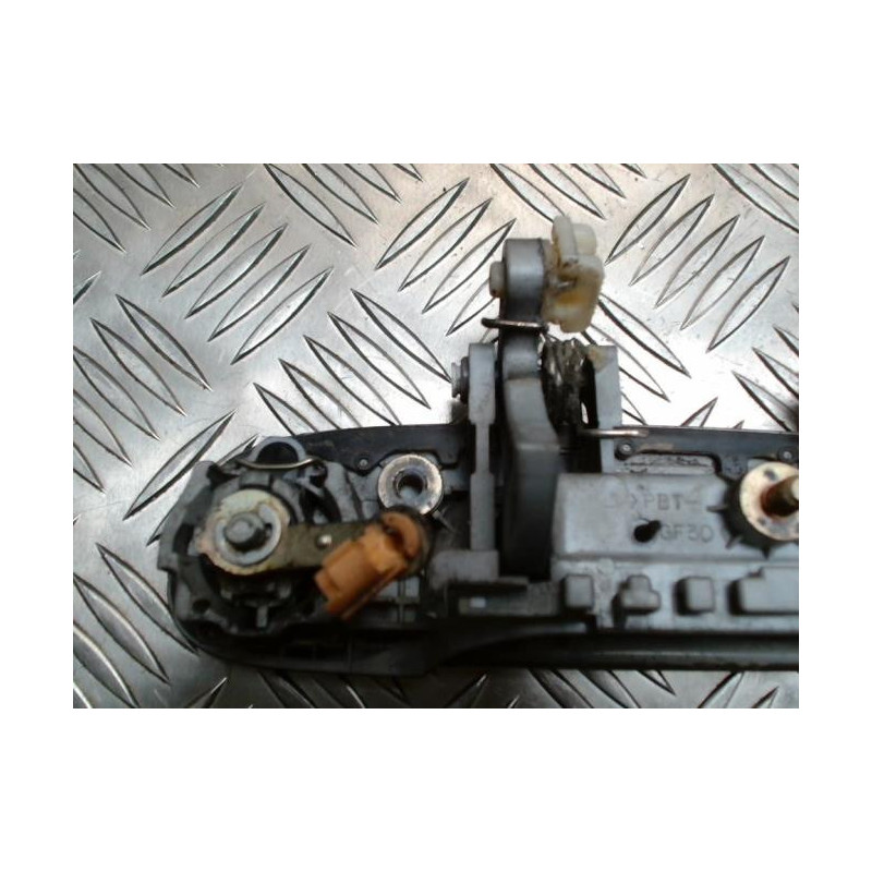 Poignee porte avant gauche MAZDA 323 6 d’occasion