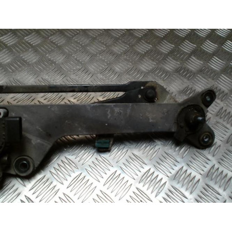 Moteur essuie glace avant KIA CARNIVAL 2 d’occasion