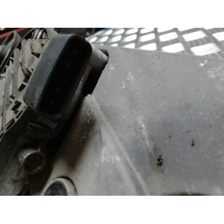 Moteur essuie glace avant KIA CARNIVAL 2 d’occasion